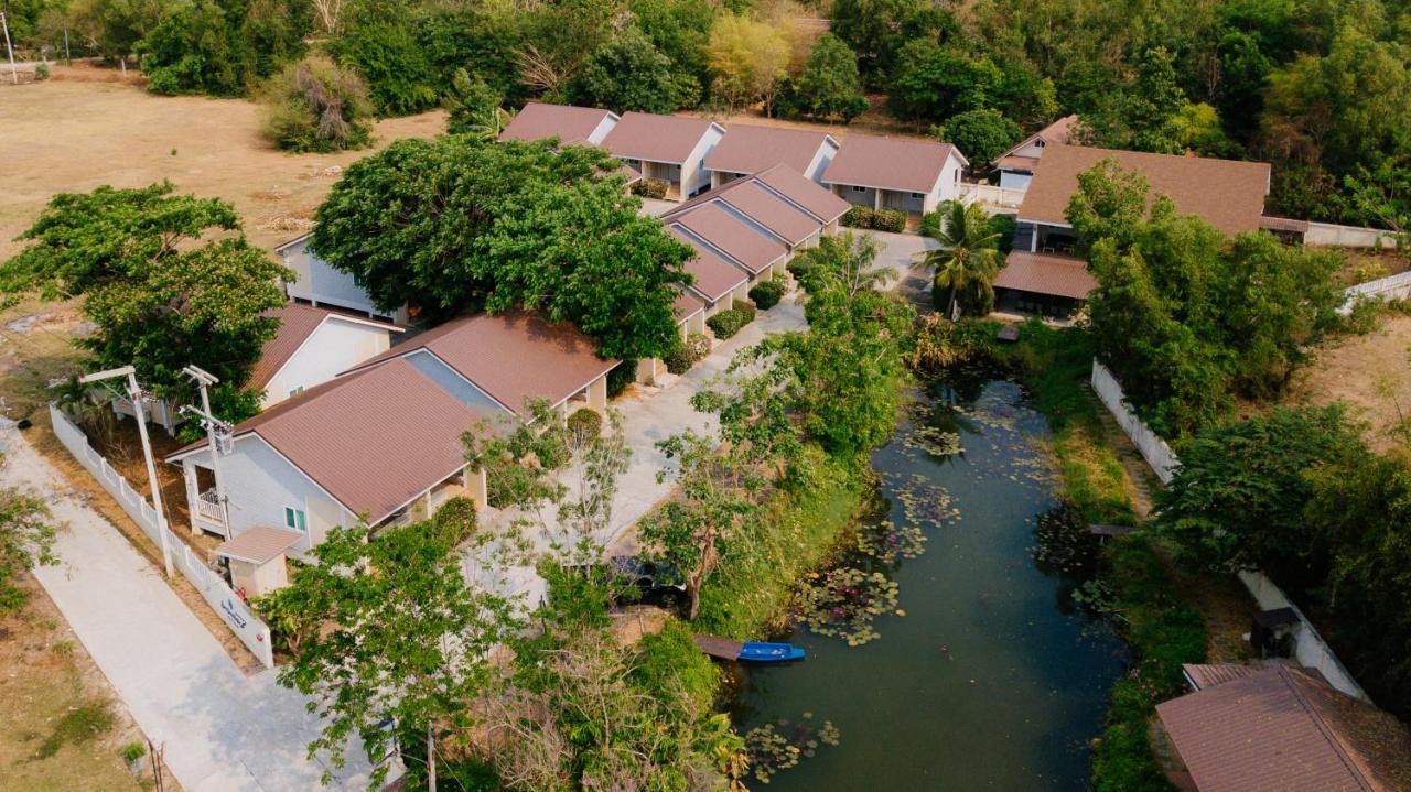 Baan Suan Wassana Hotel Buriram Exterior photo